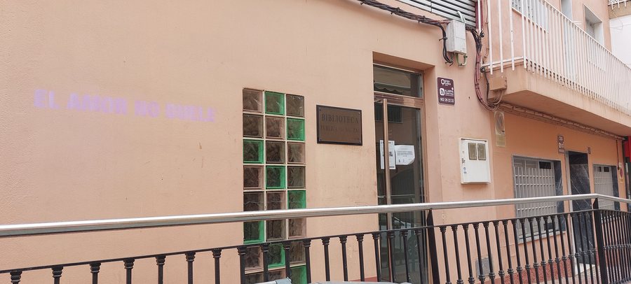 File:Biblioteca Pública Municipal de Viator.jpg