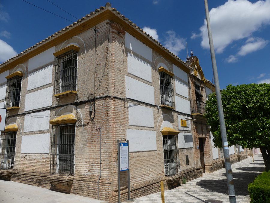 File:Casa de Postas (La Luisiana).jpg