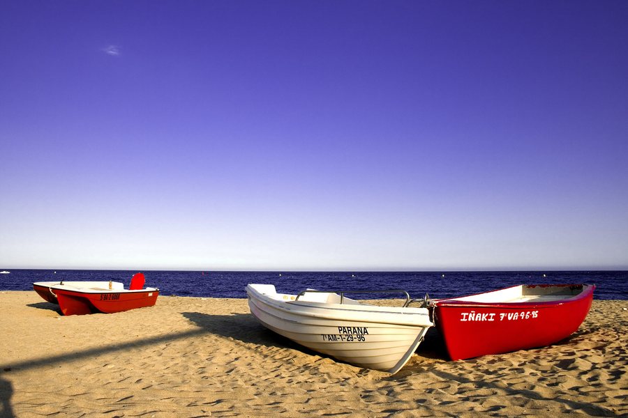 File:Playa de Agua Amarga - Almería - Spain (2570243310).jpg