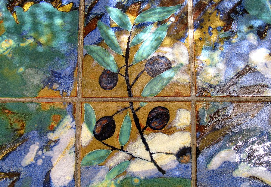 File:An olive branch in a tiled table, Órgiva, Andalucía, Spain - Flickr - Spencer Means.jpg