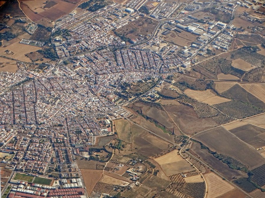 File:Vista aérea de Mairena del Alcor, 2.jpg