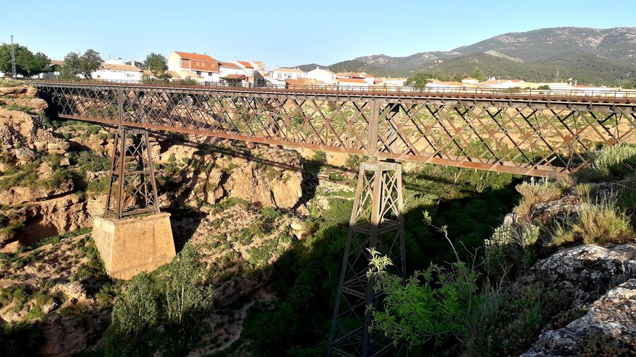 File:Baúl.jpg