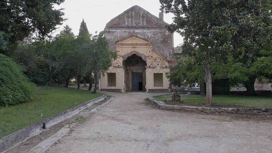 File:Fachada principal de la iglesia de la Cartuja de Cazalla de la Sierra.jpg