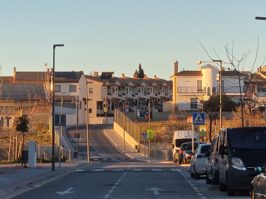 File:Avenida Huerta de San Antón, en Pulianas (Granada).jpg