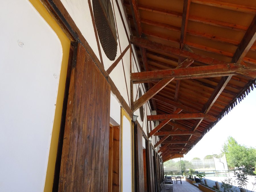 File:Albergue de Espiel 001.jpg