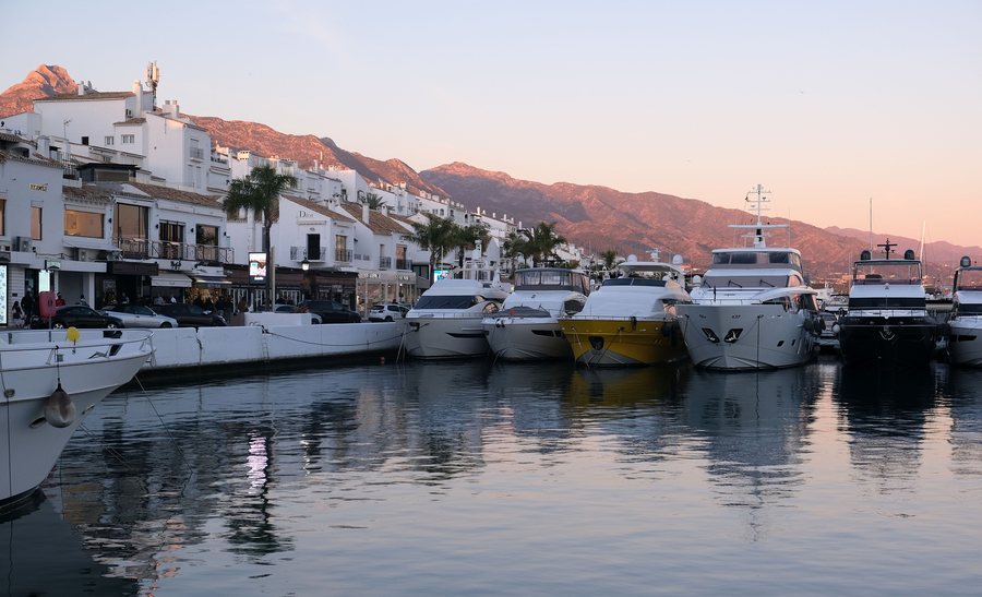 File:Puerto Banús 1.jpg