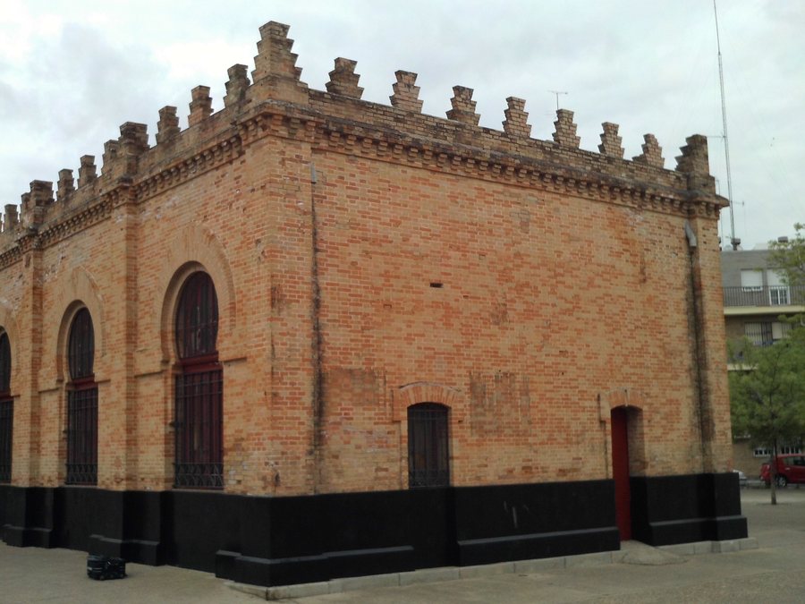 File:Estación Camas 01.jpg