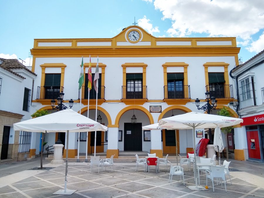 File:Ayuntamiento de La Puebla de Cazalla.jpg