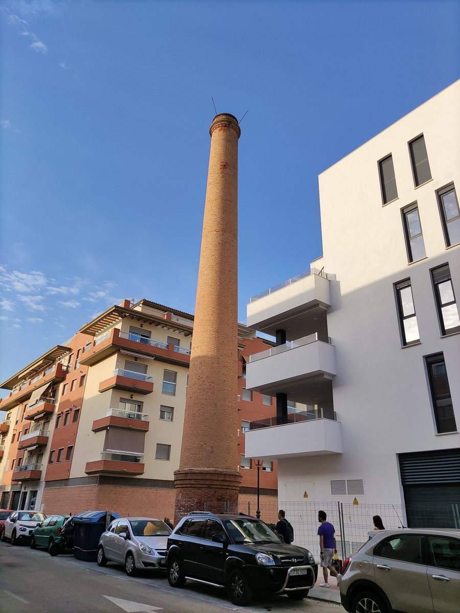 File:Antigua chimenea Azucarera Norte, Torre del Mar.jpg