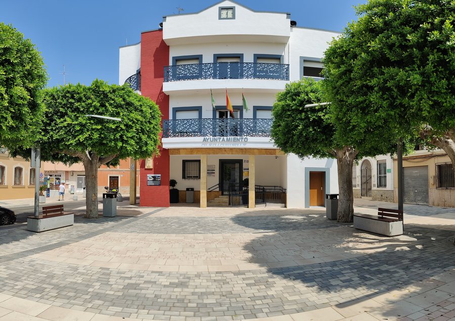 File:Fachada ayuntamiento Huércal de almeria.jpg