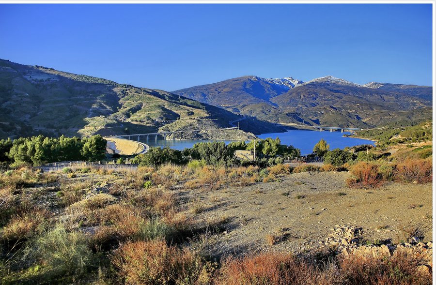 File:Rio Guadalfeo à proximité de Vélez de Benaudalla.jpg