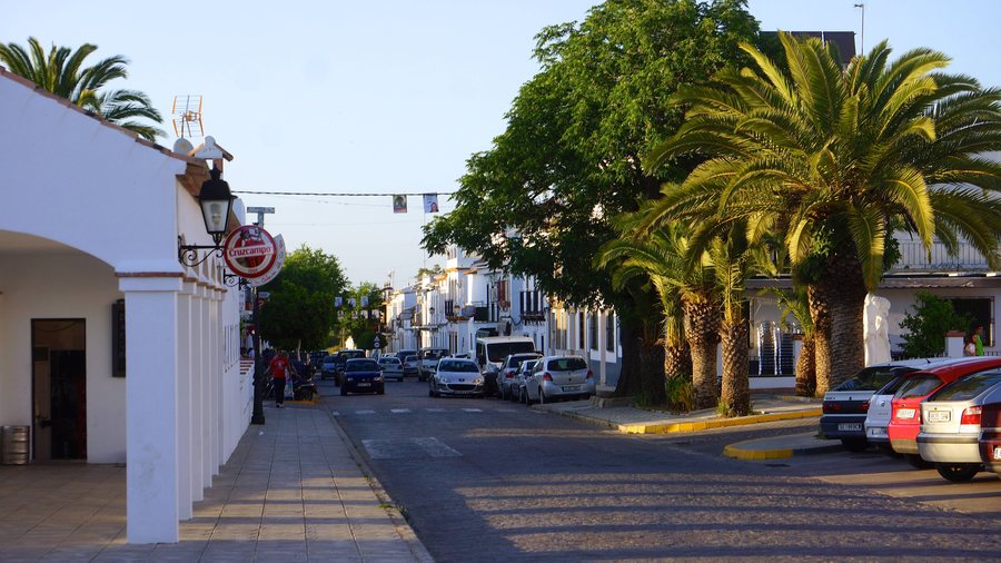 File:Calle, Castilblanco de los Arroyos.jpg