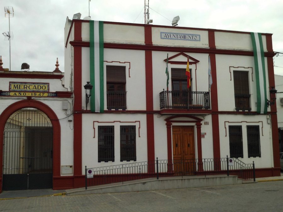 File:Ayuntamiento de Villanueva del Ariscal.jpg