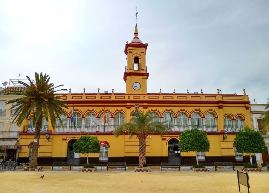 File:Ayuntamiento de Arahal.jpg